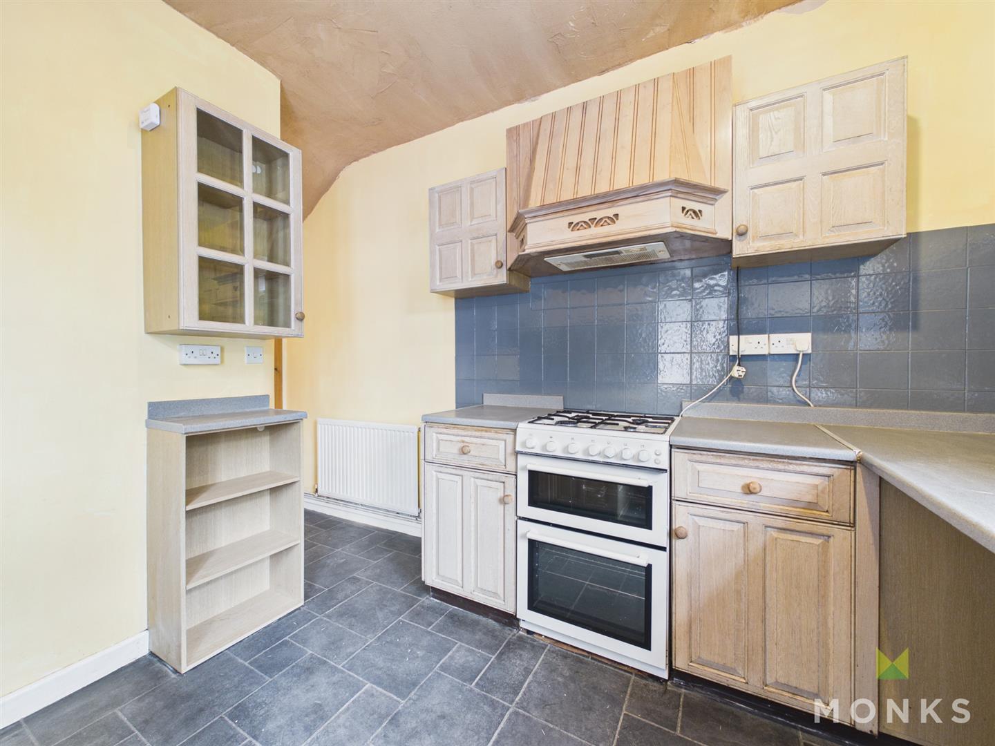 39 Monkmoor Road, Shrewsbury, SY2 5AH For Sale